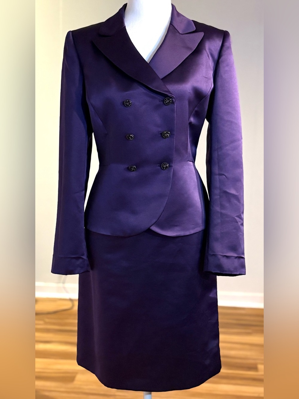 Tahari Satin Double Breasted Purple Skirt Suit Set, Size Petite 8